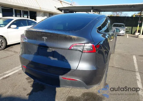 2024 Tesla Model Y Long Range Dual Motor All-Wheel Drive from USA, damaged, VIN 7SAYGDEE0RA331282